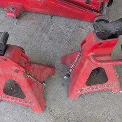 Car jack and stands