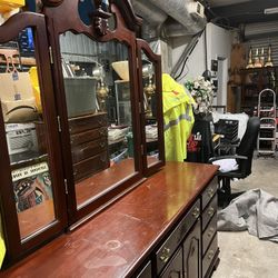 Bedroom Set (queen Bed) Fayettville Ga