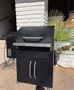 TRAEGER PELLET GRILL SMOKER USED WORKS GREAT