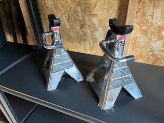 Jack stands