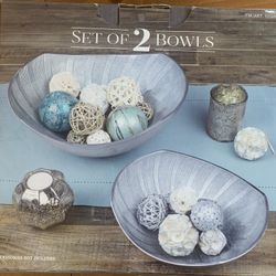 New In Box 2 Beautiful Bowls -silver With A Blue/green Inside 