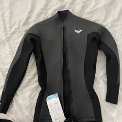 Brand New Women’s Wetsuit Top 