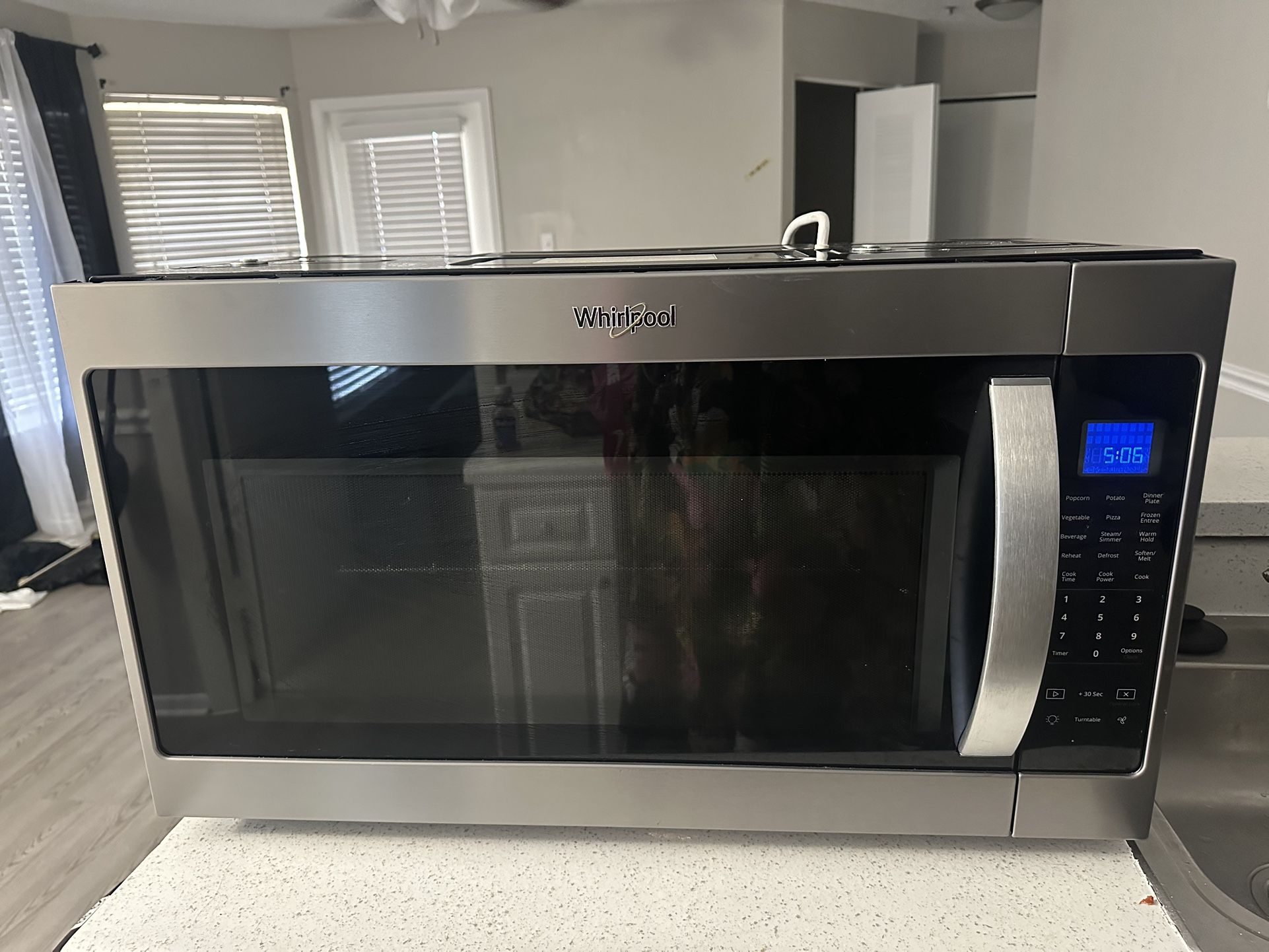 Whirlpool 1.7-cu ft Over-the-Range Microwave ( Fingerprint Resistant Stainless Steel )