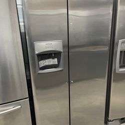 Frigidaire Side By Side In Stainless Steel New Open Box