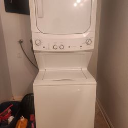 G.E washer dryer combo ELECTRIC