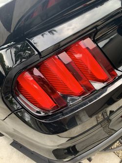 2015 2016 2017 Mustang Gt Taillights ( Oem Pair) 