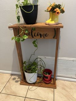 Welcome Plant Stant