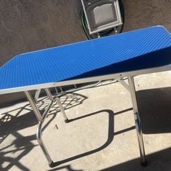 Groomers Table