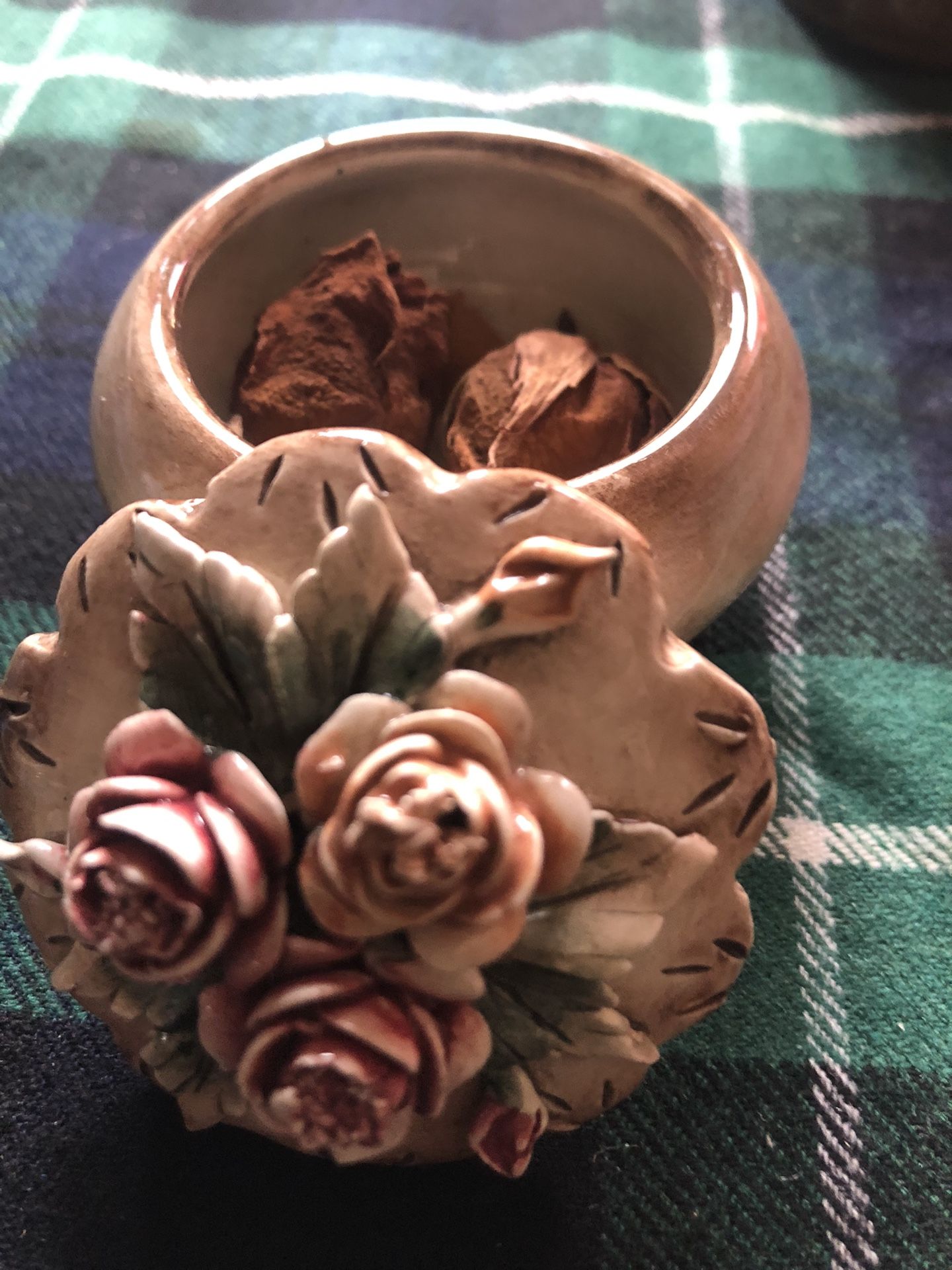 Capodimonte Style Vintage Trinket Jewelry Box ROSES- Hand Painted