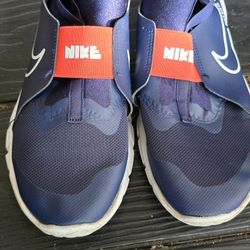 Nike Flex Runner 2 Sz 7Y