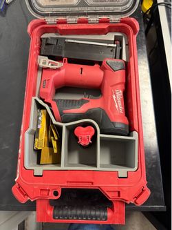 Milwaukee m12 pin nailer with pack out and inlay