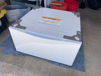 2 Pedestals for Samsung washer & dryers