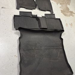 Ford Explorer 2024 All-Weather Floor Mats — Like New