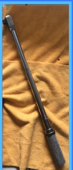 Snap on 1/2”drive adjustable click type fixed torque wrench 10-200 ft-1b