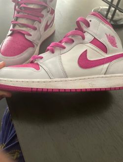 Size 7 women’s Air jordans