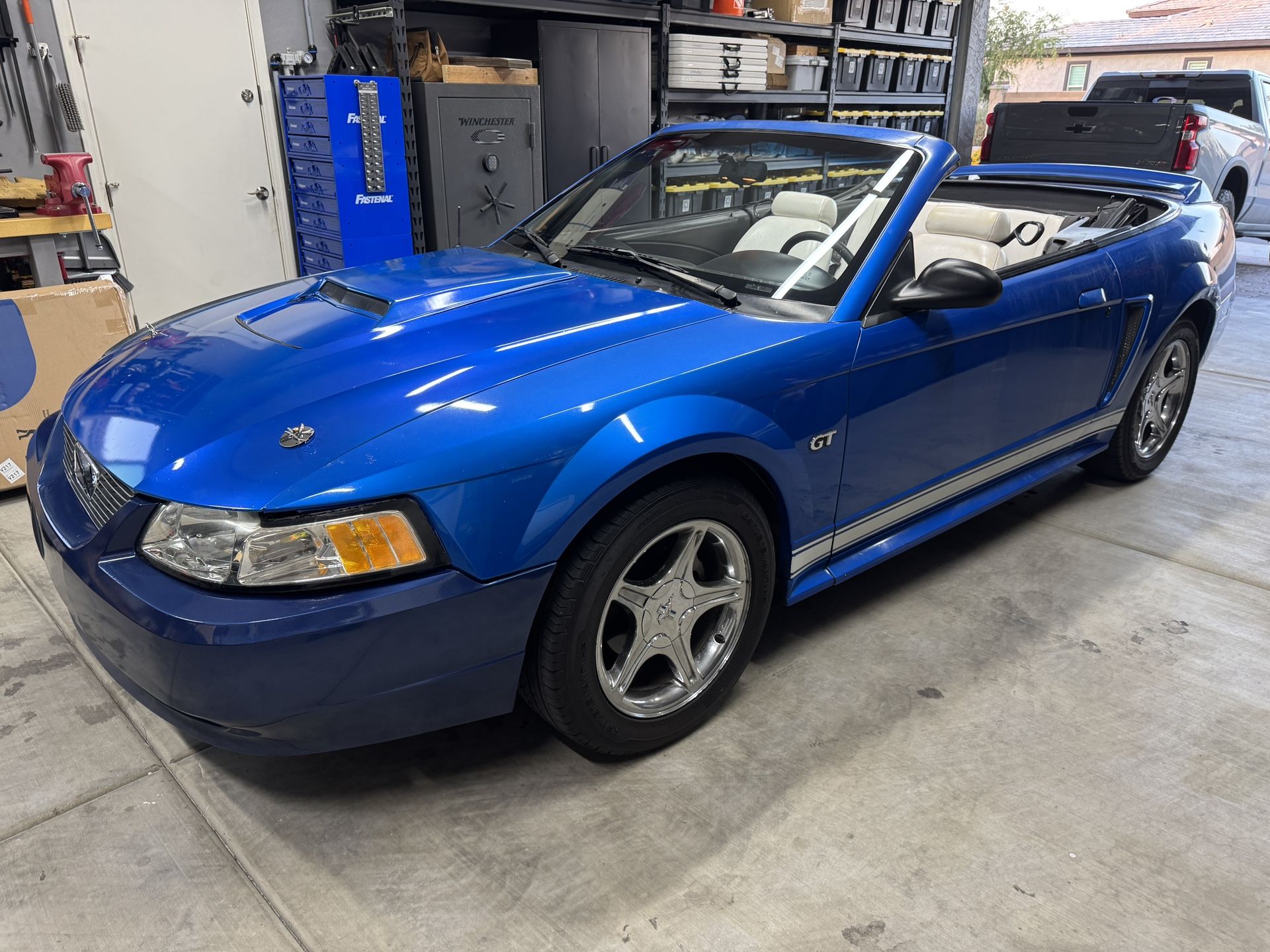 2000 Ford Mustang