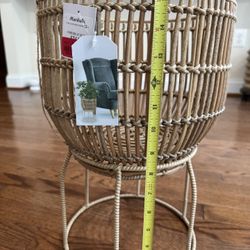 Metal Plant Stand With Rattan Wrapping 