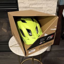 Brand new Troy Lee Flowline SE Mountain Biking Helmet.  Large.  Adjustable