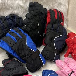 Adult Snow Gloves Or toddler Mittens 8$ EACH PICK UP DTLA NEAR UNION STATION