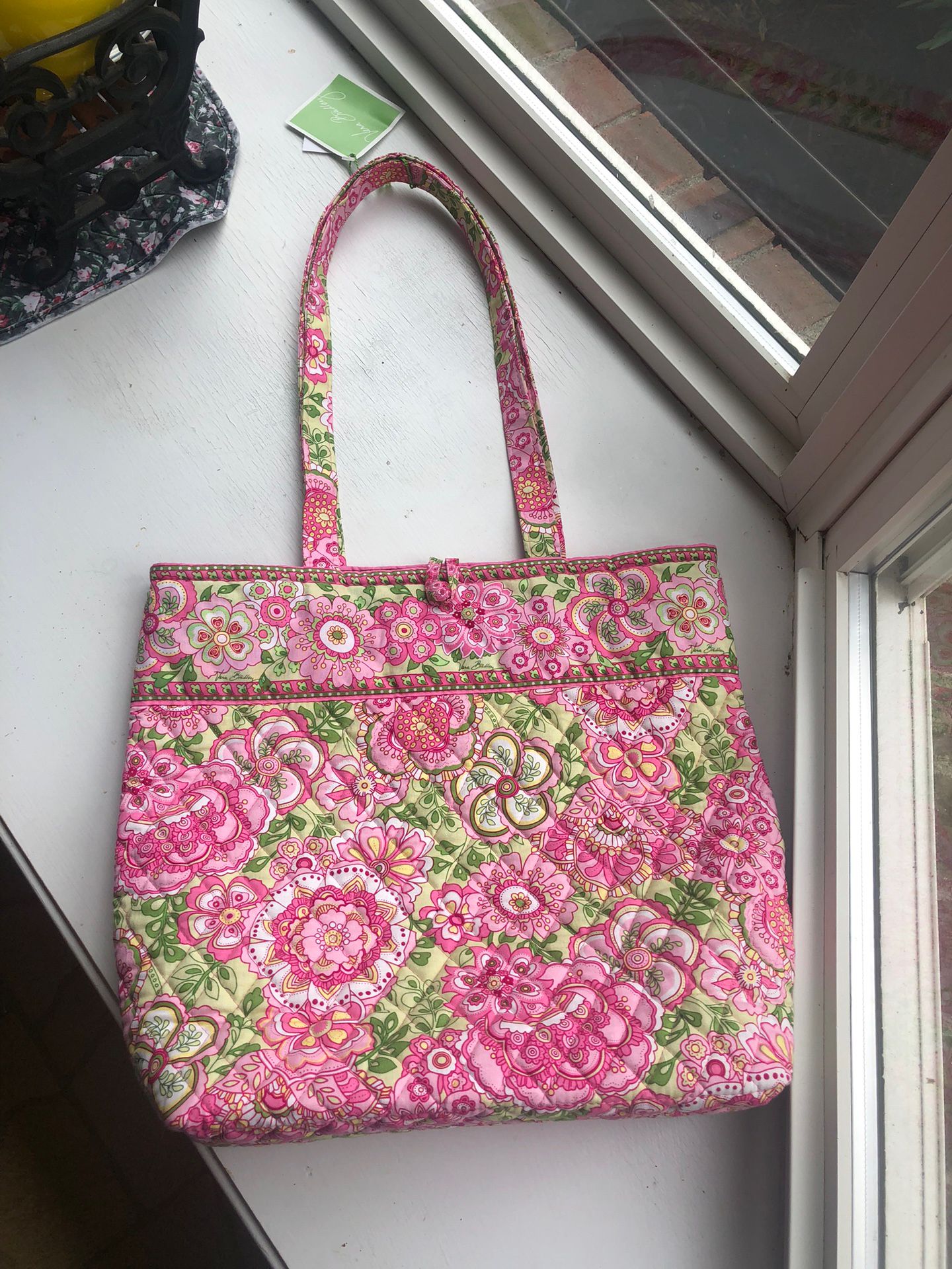 NEW BEAUTIFUL Vera Bradley Petal Pink Tote Bag (retired) - Compare @$120