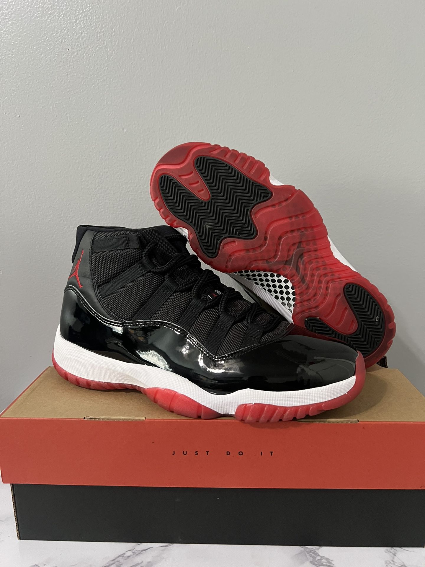 Jordan 11 Bred 2019 Size 10 