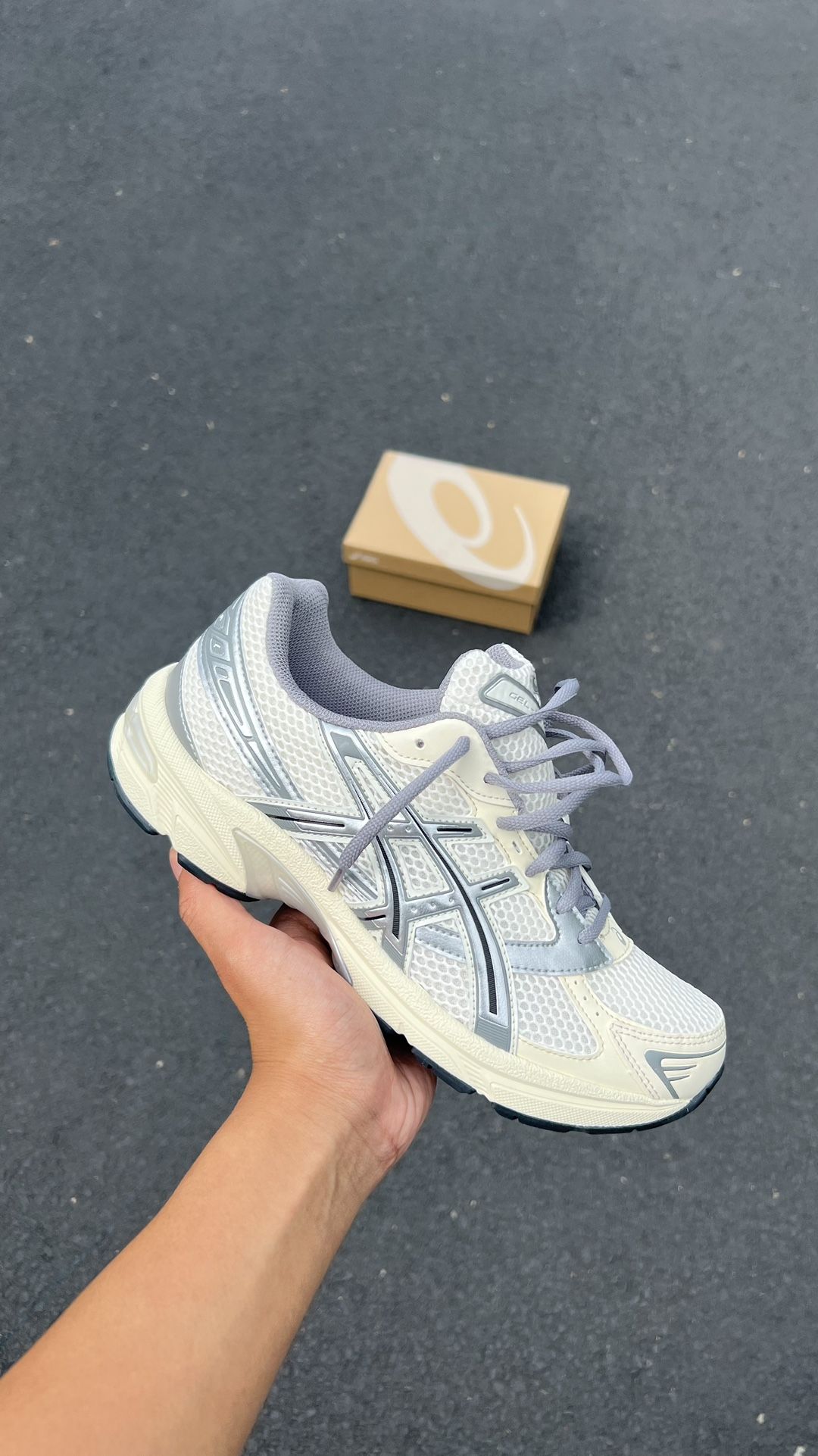 Grey ASICS 😮💨🩶 8.5m