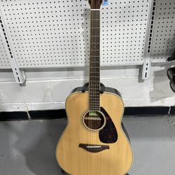 Yamaha Acoustic Guitar * GREAT CONDITION *