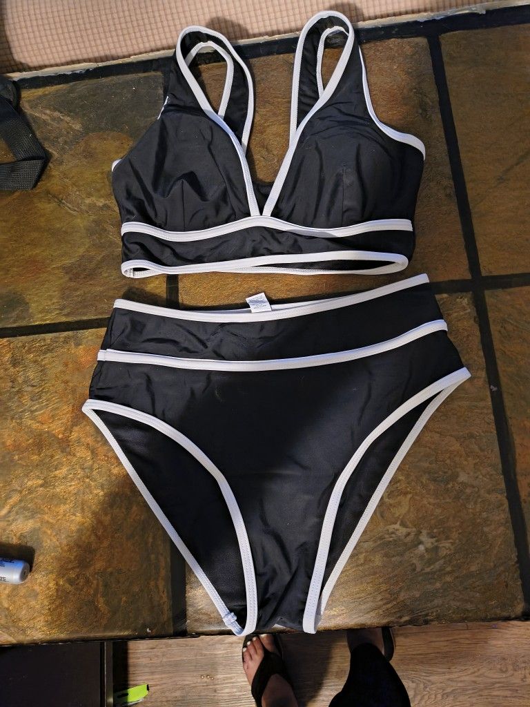 Medium Bikini (New)