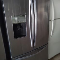 Whirlpool Refrigerator Works Great 