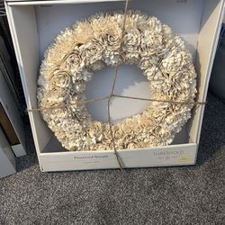 Threshold Shola Flower Preserved Wreath