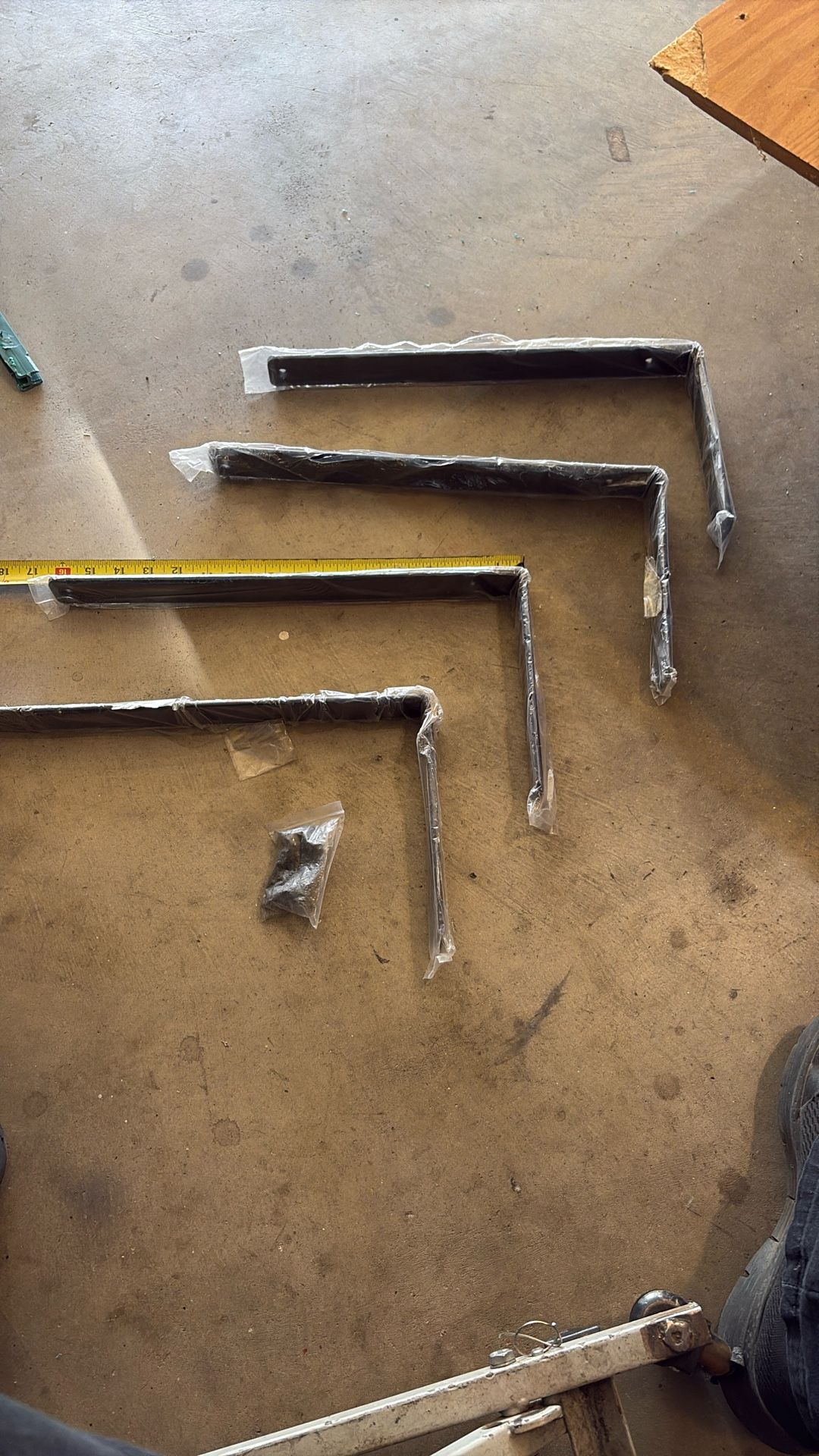 4 Shelf Bracket
