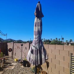 10 ft umbrella withstand