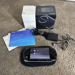 PSP 3000 Piano Black with Games