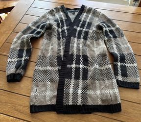 Women’s Forever 21 Cardigan Sweater Small 