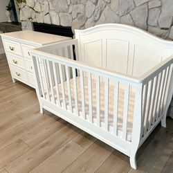 Baby Crib and Drawer Set