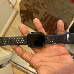 Apple Watch Series 7 45mm 