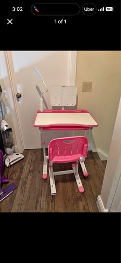 Kids Adjustable Height Desk w/Tilted Desktop, Storage & Chair- See My Other Items 😄