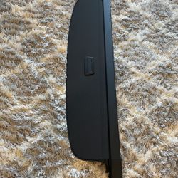 VW Tiguan Retractable Cargo Cover