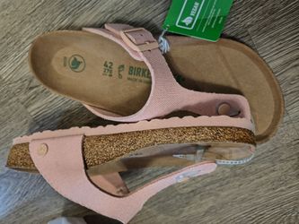 New Sz 11 pink Birkenstock