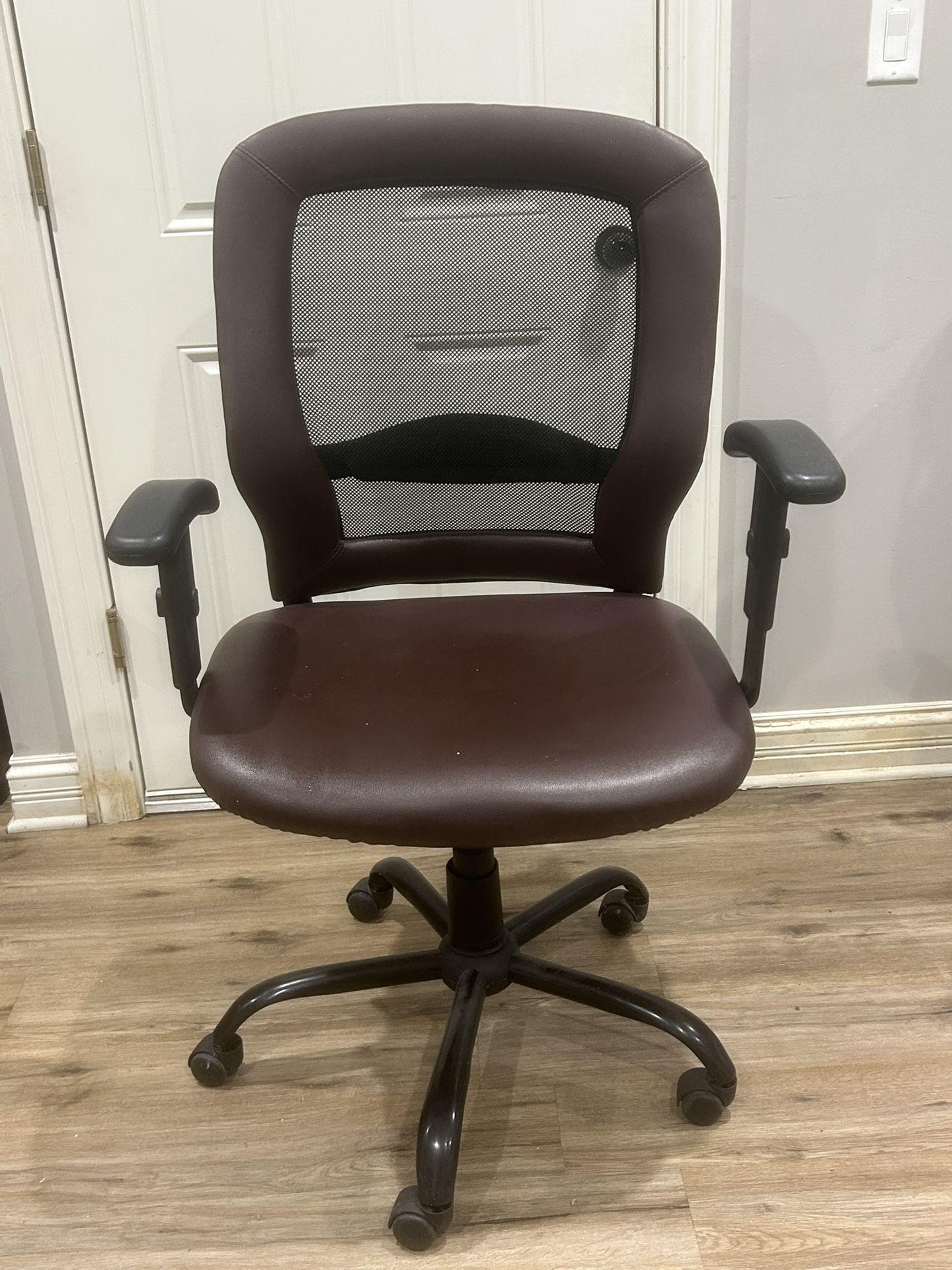 Mesh Office Chair – 350 lb Capacity, Ergonomic Supporting