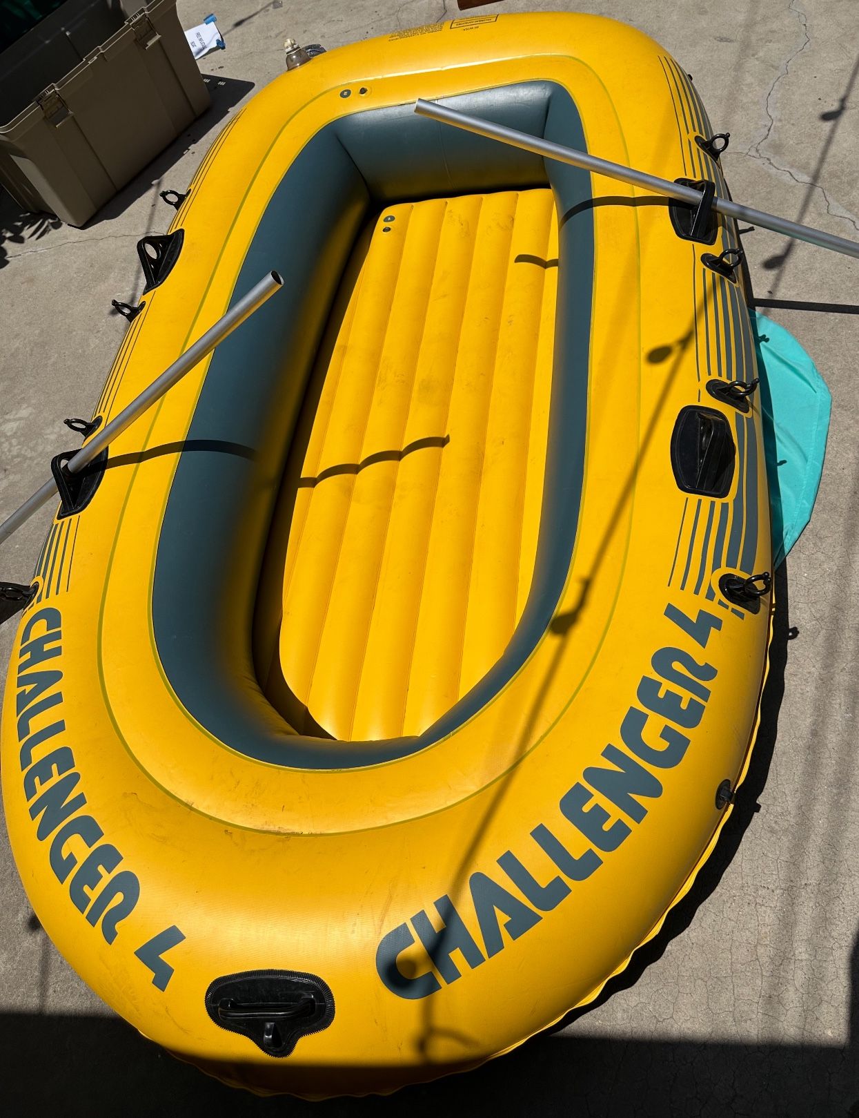 Intext Challenger 400 Boat 