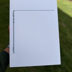 Apple MacBook Air 15.3” M5 16GB/512GB Sky Blue - Open Box