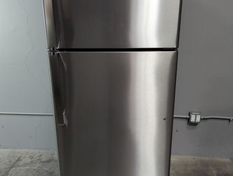 GE 17.5 Cu. Ft. LED Lighting, Upfront Temperature Controls, Sabbath Mode, Frost Free, and Icemaker-Ready Top-freezer Refrigerator (GTS18HYNRFS-D-0353)