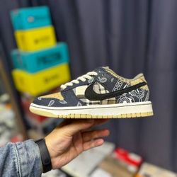 Travis Scott x Nike Dunk SB "Jackboys" Suede Guava Print Low-top Skate Shoes Unisex Blue