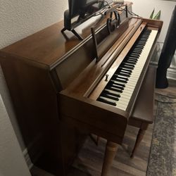  Piano