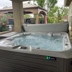 Amazing Condition Hot Spring Highlife Aria Hot Tub