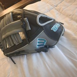 Wilson Baseball Glove Lefty 