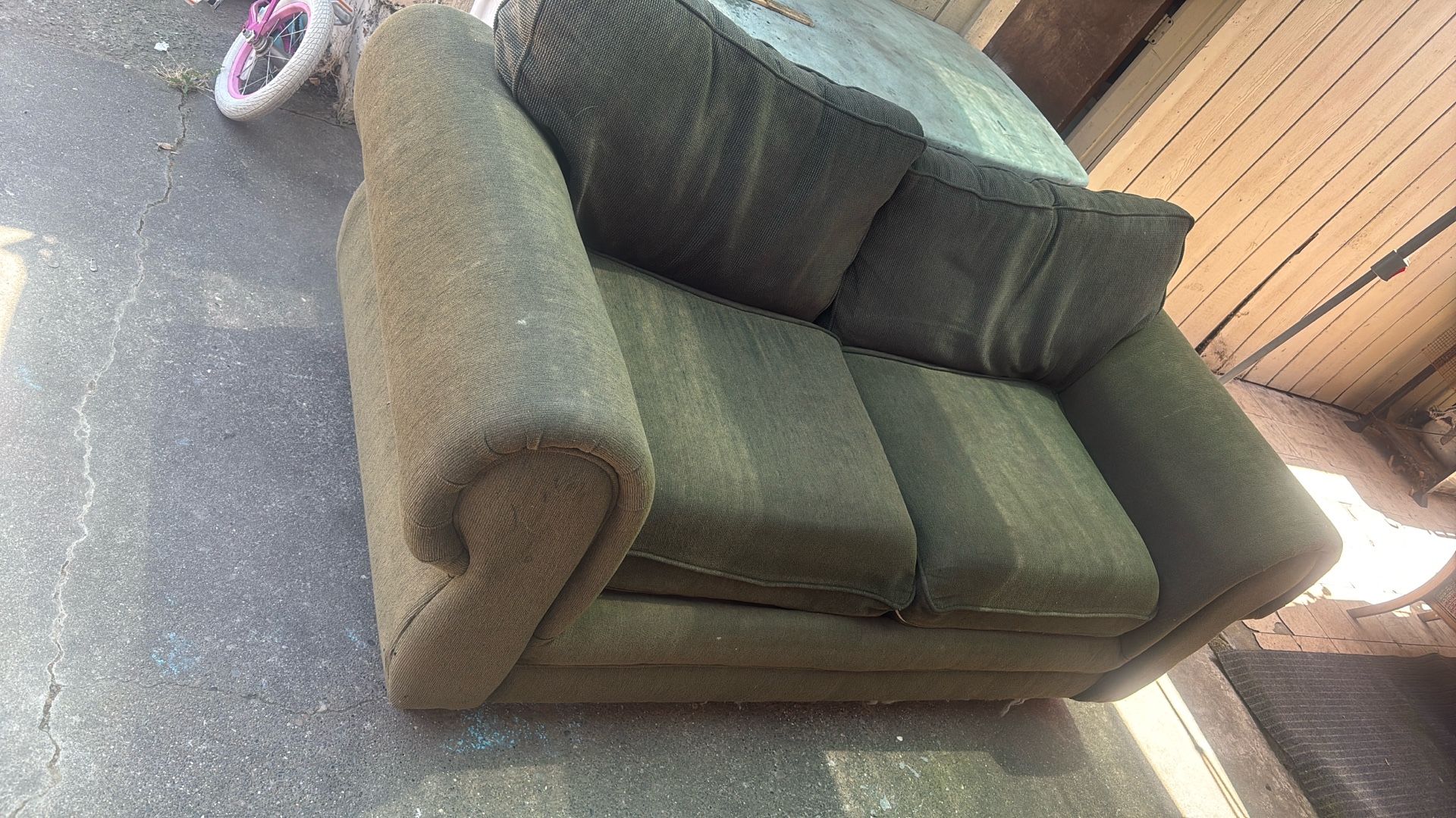 Couch (6’) Long Free