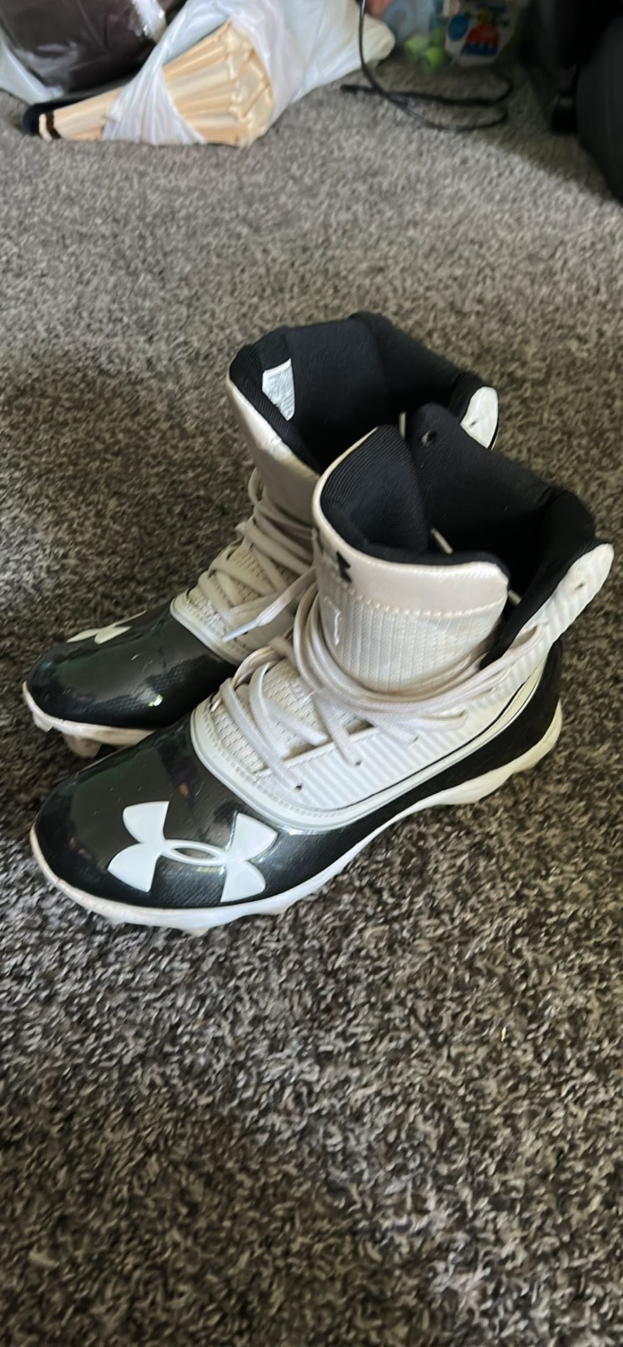 Under Armor Football Cleats Size 5.5