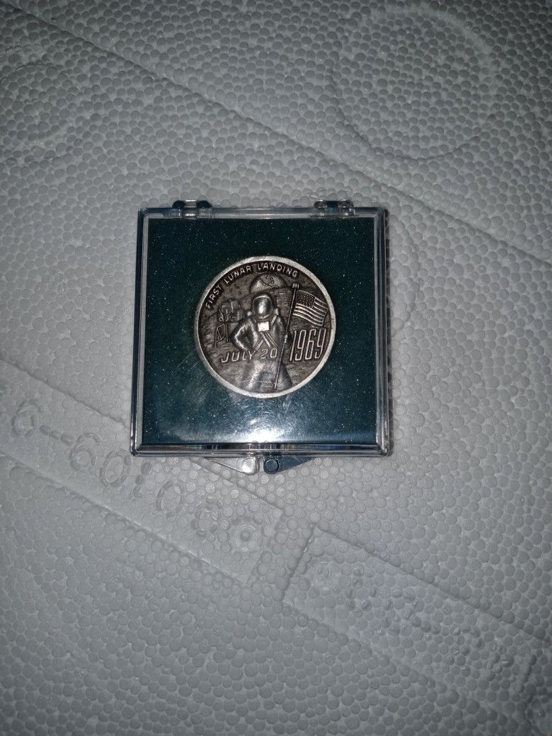 Lunar Landing Collectors Coin